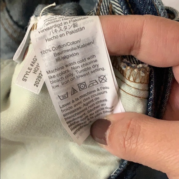 Madewell Petite Mom Jean in Downey Wash - Picture 7 of 8